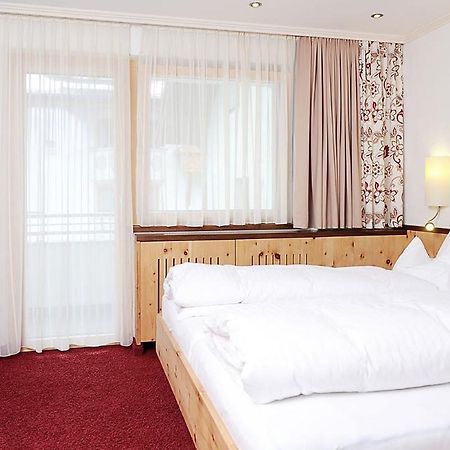 Hotel Kristall B&B Ischgl Dış mekan fotoğraf