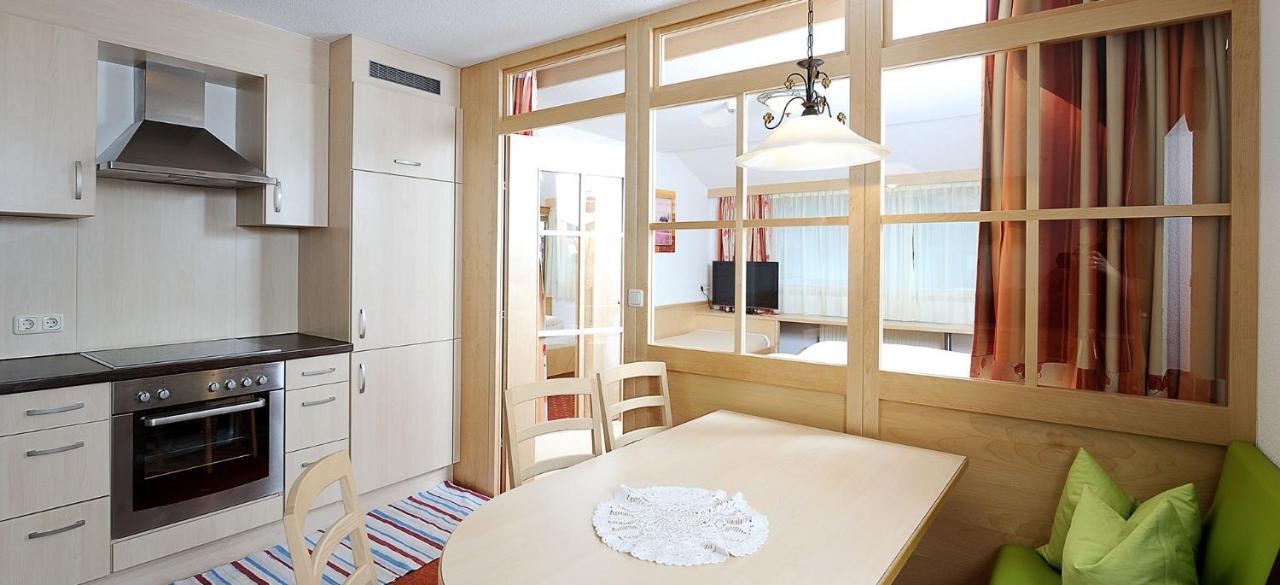 Hotel Kristall B&B Ischgl Dış mekan fotoğraf