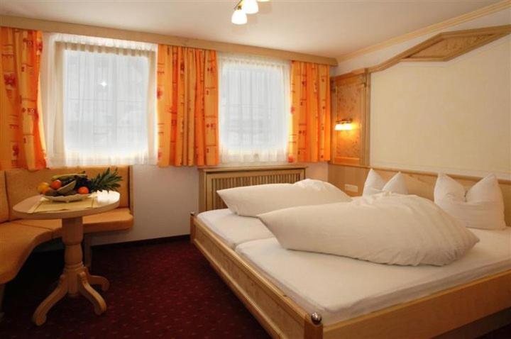 Hotel Kristall B&B Ischgl Dış mekan fotoğraf