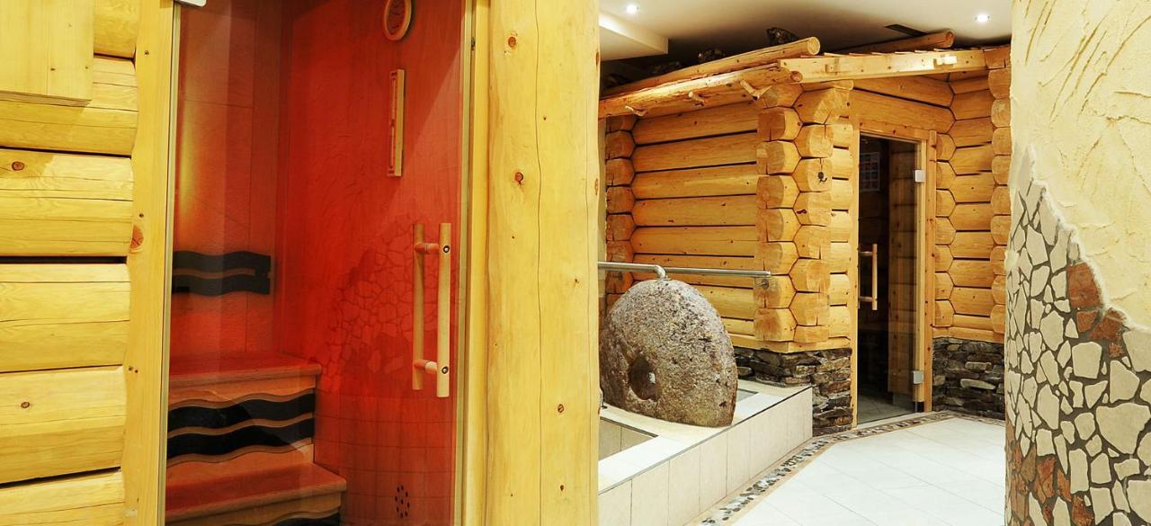 Hotel Kristall B&B Ischgl Dış mekan fotoğraf